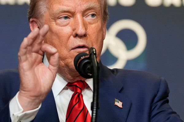 도널드 트럼프 미국 대통령은 5일(현지시간) “연방준비제도(Fed·연준) 이사 아드리아나 쿠글러의 후임자를 이번 주 안에 지명하겠다”고 밝혔다. [연합뉴스]