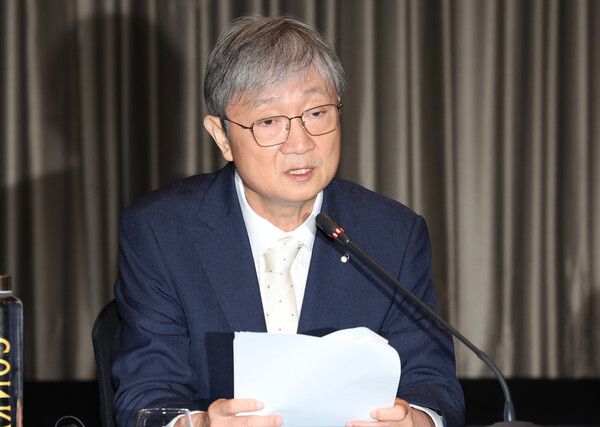 이찬진 금융감독원장이 15일 서울 여의도 콘래드호텔에서 열린 외국계 금융회사 최고경영자(CEO) 간담회에서 발언을 하고 있다. [연합뉴스]