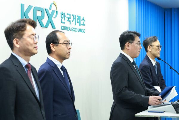 이승우&nbsp;주가조작&nbsp;근절 합동대응단장이 23일 서울 영등포구 한국거래소 서울사무소에서 브리핑을 하고 있다. [연합뉴스]