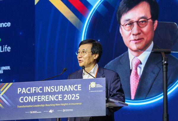 김철주 생명보험협회장이 24일 열린 ‘태평양 보험 콘퍼런스’에서 발언하고 있다. [생명보험협회]