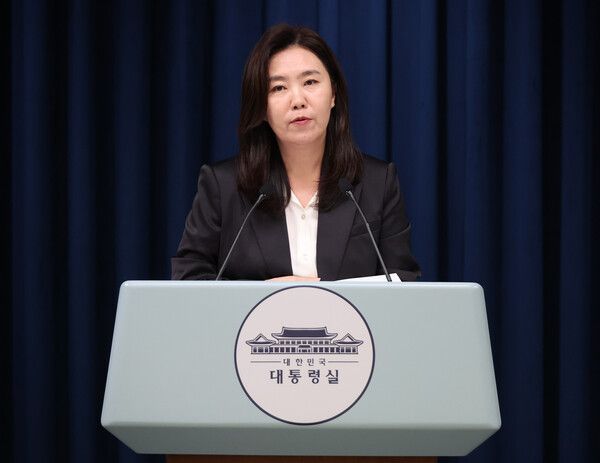 강유정 대변인이 8일 용산 대통령실에서 국가인공지능 전략위원회 출범식 관련 브리핑을 하고 있다. [연합뉴스]