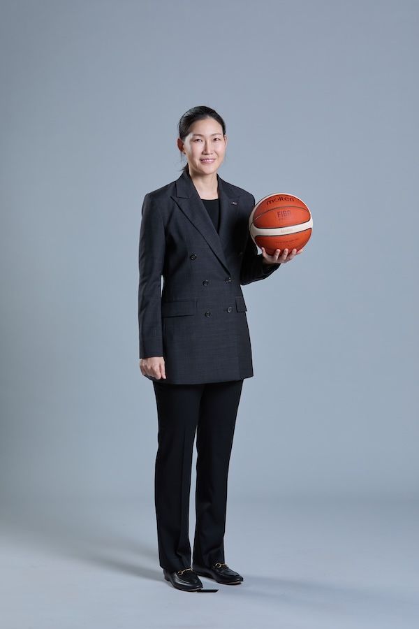 박정은 BNK썸 여자프로농구단 감독이 오는 26일 열리는 ‘윤곡 김운용 여성체육대상’ 시상식에서 지도자상을 수상한다. [BNK금융그룹]