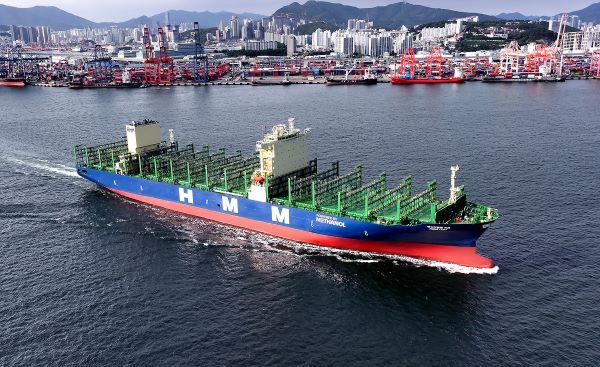 메탄올 추진 컨테이너선. [HJ중공업]