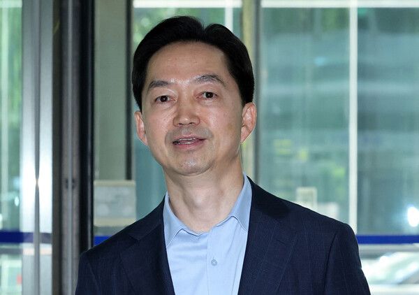김지용 초대 중대범죄수사청장 후보자가 지난달 17일 서울 종로구에 마련된 사무실로 출근하고 있다. [연합뉴스]