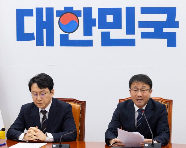 더불어민주당 한병도 원내대표가 10일 국회에서 열린 원내대책회의에서 산적한 법안의 신속 처리를 강조하는 발언을 하고 있다. [연합뉴스]