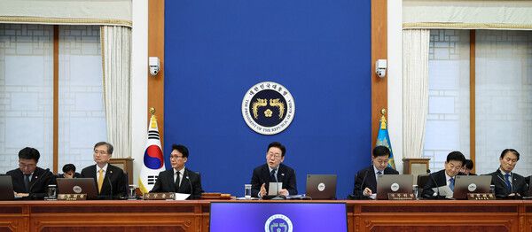 이재명 대통령이 10일 청와대에서 열린 국무회의에서 발언하고 있다. [연합뉴스]