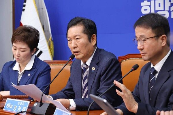 더불어민주당 정청래 대표가 2일 서울 여의도 국회에서 열린 최고위원회의에서 발언하고 있다. [연합뉴스]