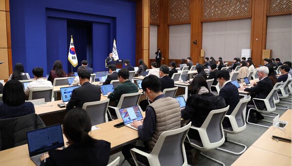 위성락 국가안보실장이 지난해 12월 24일 청와대 춘추관에서 미국·캐나다·일본 방문 관련 브리핑을 하고 있다. [연합뉴스]