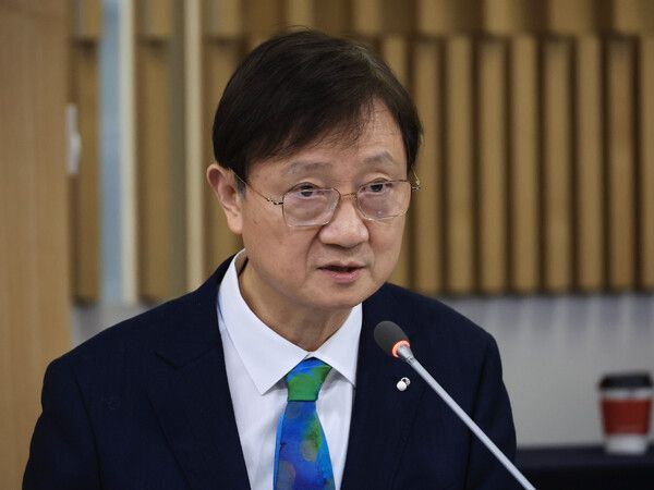 이찬진 금융감독원장이 26일 서울 광화문 생명보험교육문화센터에서 열린 보험회사 CEO간담회에서 인사말을 하고 있다. [연합뉴스]