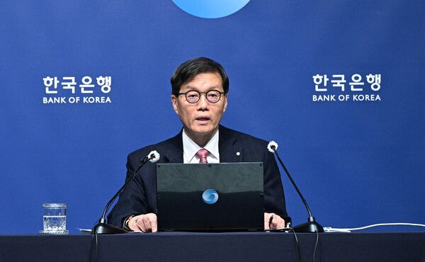 이창용 한국은행 총재가 26일 서울 중구 한국은행 본관에서 열린 기자간담회에서 발언하고 있다. [연합뉴스]