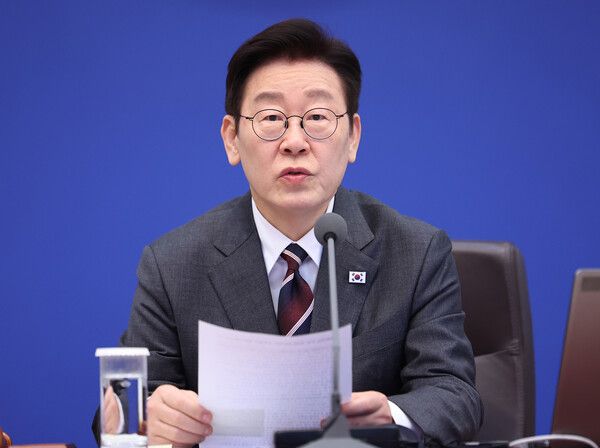 이재명 대통령이 3일 청와대에서 열린 국무회의에서 발언하고 있다. [연합뉴스]