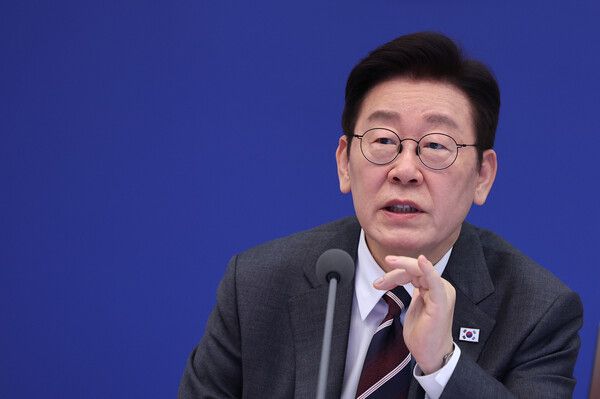 이재명 대통령이 3일 청와대에서 열린 국무회의에서 발언하고 있다. [연합뉴스]