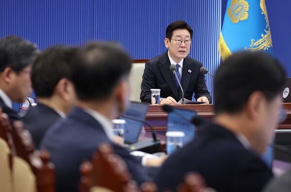 이재명 대통령이 5일 청와대 여민관에서 열린 수석보좌관회의에서 발언하고 있다. [연합뉴스]