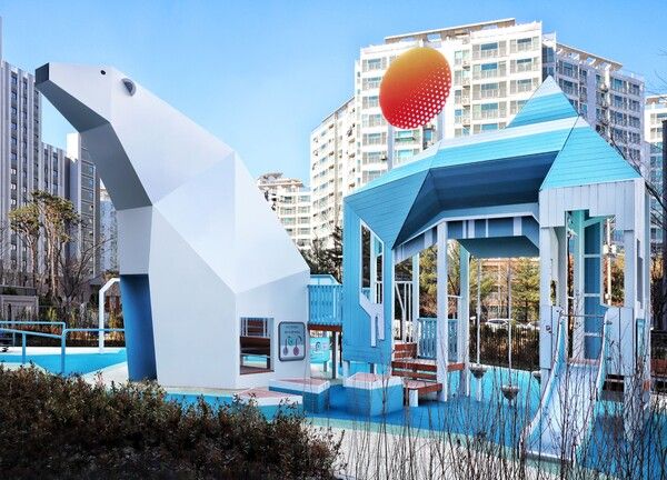 강원도 원주시 반곡동 ‘원주 롯데캐슬 시그니처’ 내 ‘EARTH SAVER’의 테마별 어린이놀이터 중 ‘북극곰을 구해줘’. [롯데건설]