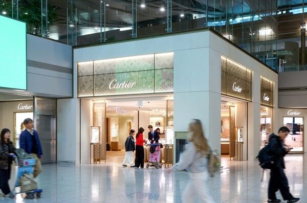 신세계면세점이 지난 12일 인천공항 1터미널점(T1) 내 까르띠에(Cartier) 부티크를 리뉴얼 오픈했다. [신세계면세점]