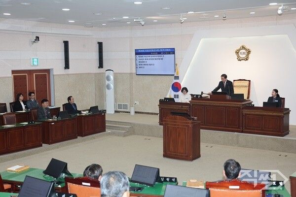 제288회 의성군의회 임시회 진행 모습. [의성군의회]