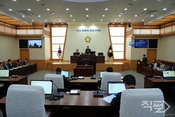 제251회 임시회 진행 모습. [영천시의회]