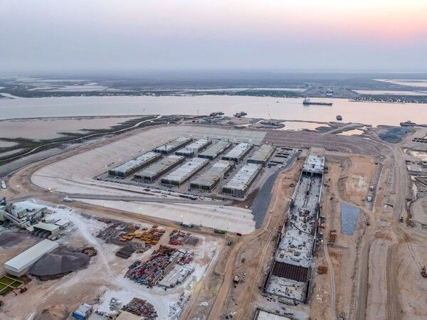 이라크 알포(Al-Faw) 신항만 프로젝트의 핵심 공정인 '침매터널' 공사 현장 모습. [대우건설]