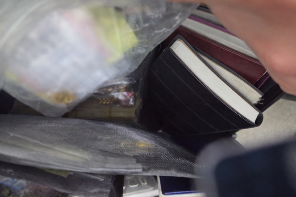 역사 순회 중 습득한 유실물(현금 3억 원 및 귀금속). [서울교통공사]