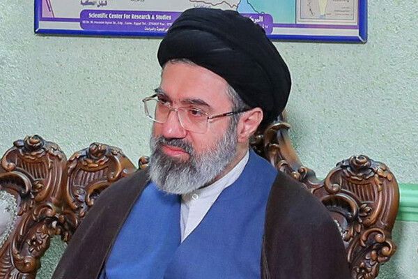 이란 하메네이 후계자로 선출된 차남 모즈타바 하메네이. [AFP 연합뉴스]