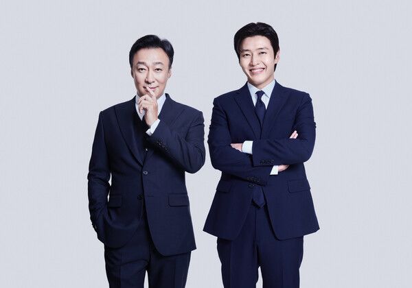 보람그룹 모델 배우 이성민(왼쪽), 강하늘. [보람그룹]