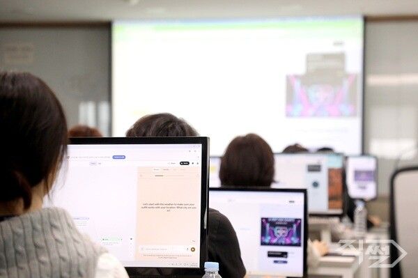 영남이공대 교직원들이 AI에이전트기반 지능형 행정자동화 응용 교육을 받고 있다. [영남이공대학교]