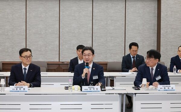 이억원 금융위원장이 9일 서울 중구 은행회관에서 열린 에서 발언하고 있다. [연합뉴스]