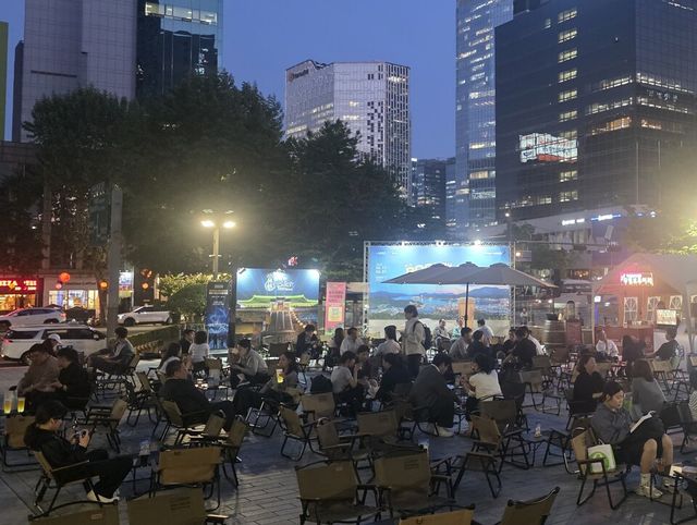 영풍문고가 서울 청계천서 제2회 북맥살롱을 개최했다. [영풍문고]