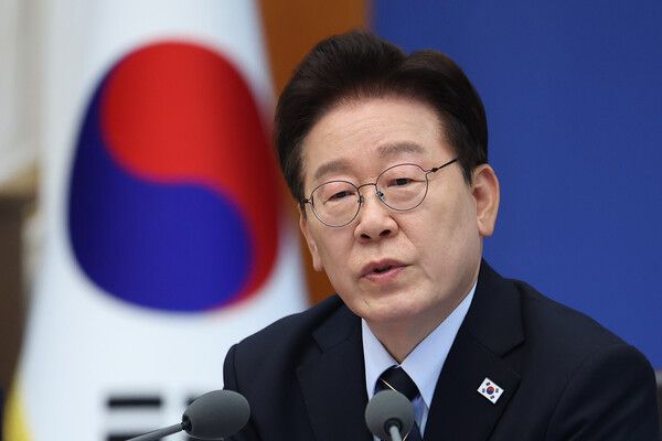이재명 대통령이 20일 청와대에서 열린 국무회의 겸 비상경제점검회의에서 발언하고 있다. [연합뉴스]