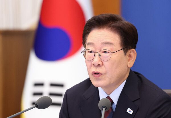 이재명 대통령이 26일 청와대에서 열린 국무회의 겸 비상경제점검회의에서 발언하고 있다. [연합뉴스]