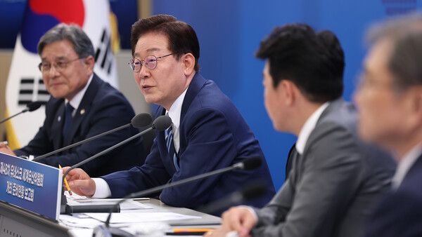 이재명 대통령이 27일 부산 해운대구에서 열린 제48차 유네스코 세계유산위원회 개최 준비 현황 보고회에서 발언하고 있다. [연합뉴스]