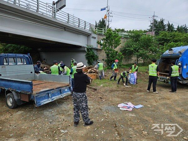 대구 북구 무태교 하단 2차 행정대집행 진행 모습. [대구 북구청]