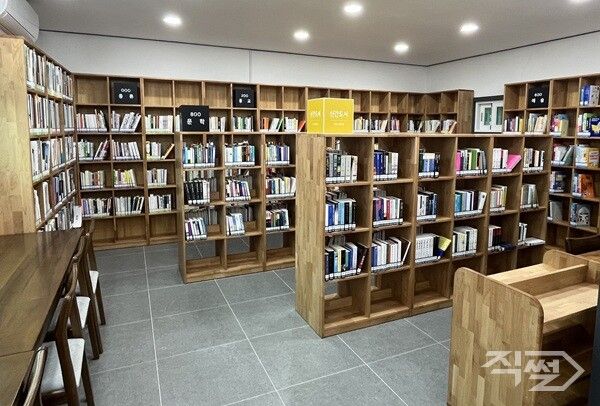 단촌면작은도서관 내부 전경. [의성군]