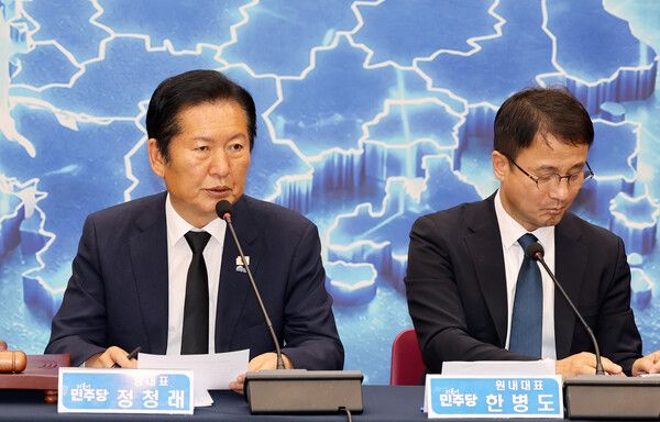 더불어민주당 정청래 대표가 12일 광주 서구 김대중컨벤션센터에서 열린 전남ㆍ광주 현장 최고위원회의에서 발언하고 있다. [연합뉴스]
