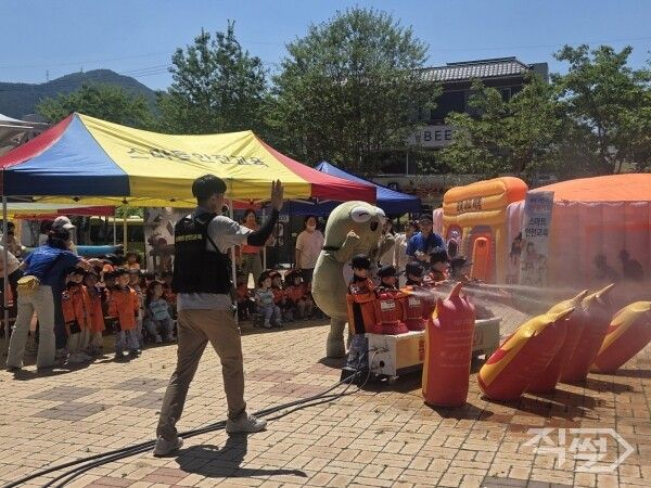 영유아와 보육교직원 100여명 대상 재난안전교육 실시 모습. [대구 수성구청]