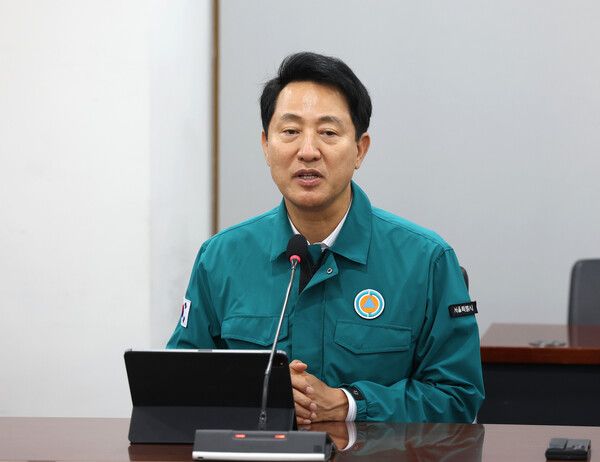 오세훈 서울시장이 4일 서울시청에서 열린 여름철 대책 특별점검회의에서 발언하고 있다. [연합뉴스]