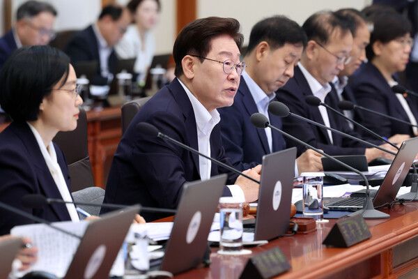 이재명 대통령이 14일 청와대에서 국무회의를 주재하고 있다. [연합뉴스]