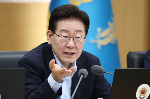 이재명 대통령이 11일 정부세종청사에서 열린 국무회의에서 발언하고 있다. [연합뉴스]