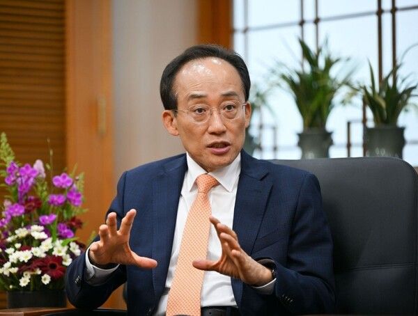 추경호 대구광역시장이 시정 현안에 대해 설명하고 있다. [대구시]