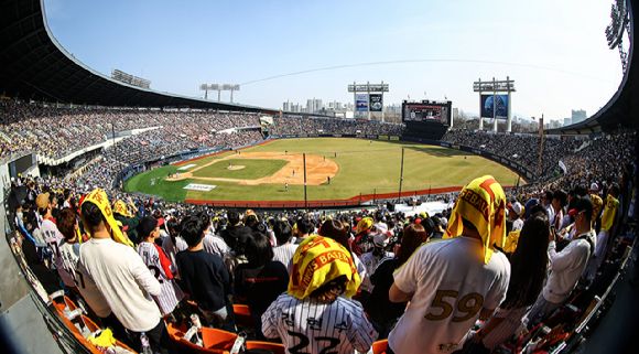 “프로야구 중계 서비스 안정화” 약속한 티빙, 한숨 돌렸다 “프로야구 중계 서비스 안정화” 약속한 티빙, 한숨 돌렸다