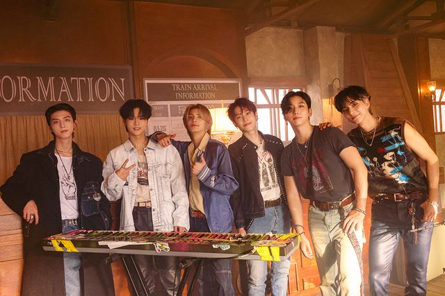 XH_'Break the Brake' MV 비하인드 컷_단체 (2).jpg