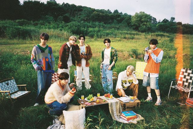 엔하이픈_ORANGE BLOOD_엔진 버전 콘셉트 포토_단체 (1) (1).jpg