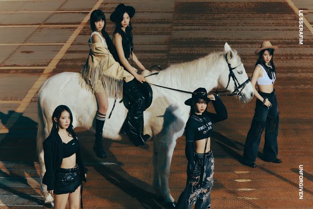 르세라핌 'UNFORGIVEN' 콘셉트 3 단체 (2).jpg