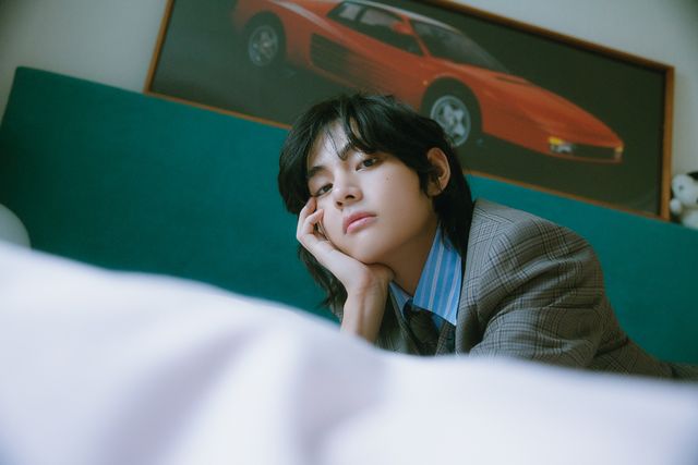 방탄소년단 뷔_솔로 앨범 Layover 콘셉트 포토(2) (5).jpg