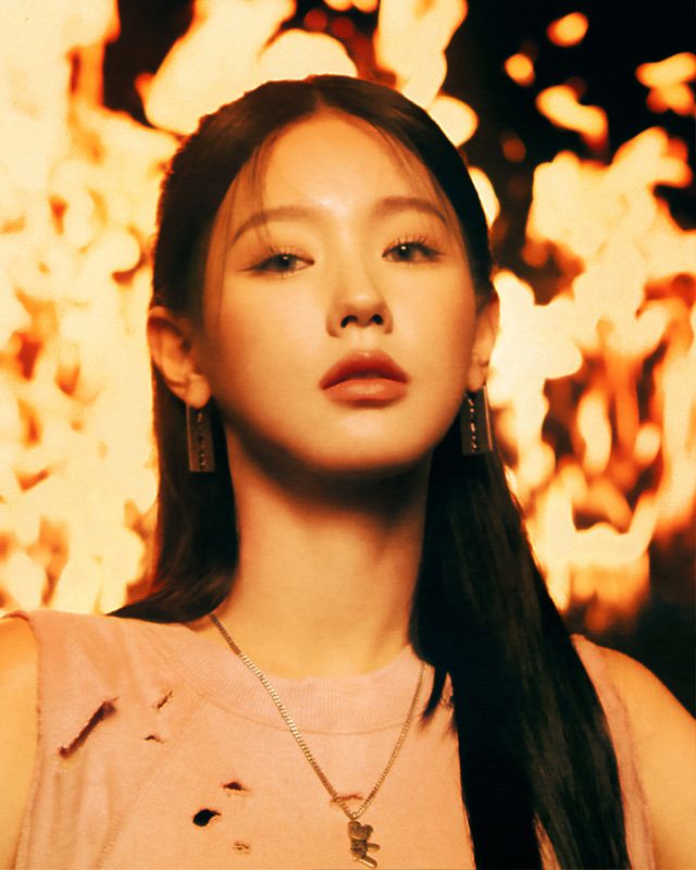 (여자)아이들 미연_EP 앨범 ‘HEAT’_콘셉트 이미지.jpg