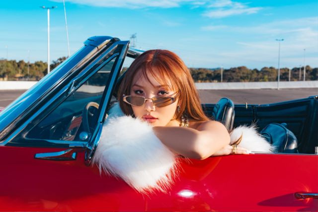 화사 발매 사진 (1).jpg