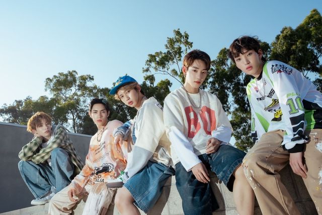 (1004) 다이몬.jpg