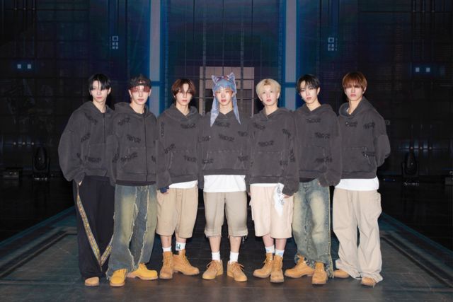 NEXZ 컴백쇼 이미지 (3) (왼쪽부터 유우-하루-소 건-토모야-유키-휴이-세이타).JPG