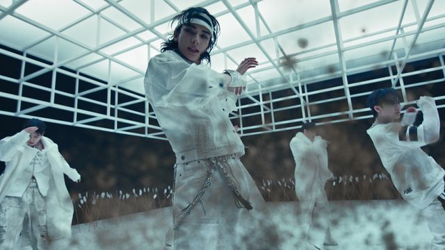 스트레이 키즈_타이틀곡 'Walkin On Water' 뮤직비디오 티저 영상 1_섬네일.jpg