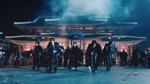 스트레이 키즈_Walkin On Water 뮤직비디오 티저 2 섬네일.jpg